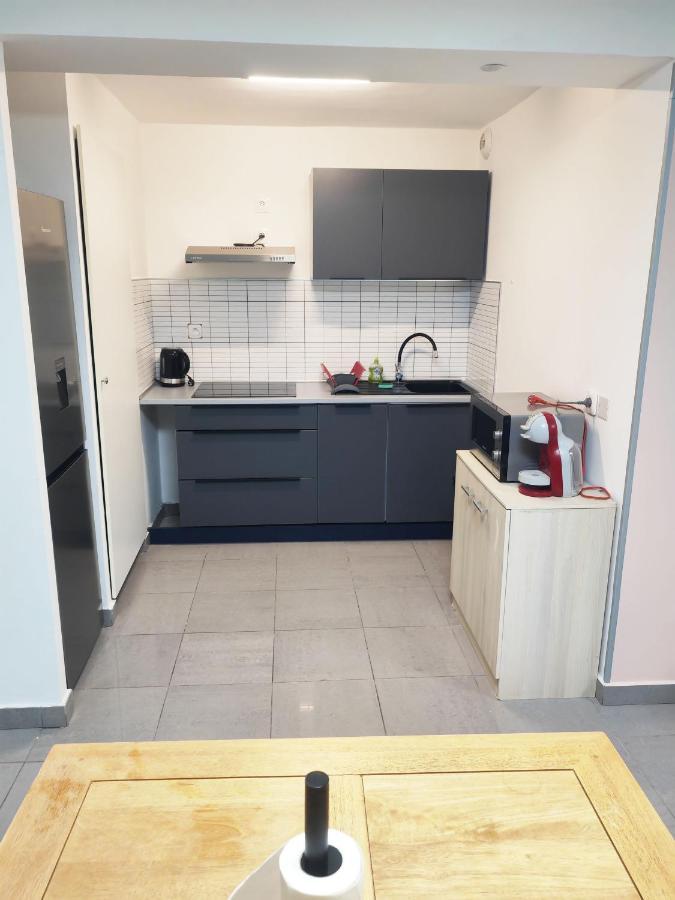 Le 5Eme As // F2 Totalement Refait A Neuf Apartamento Saint-Denis Exterior foto